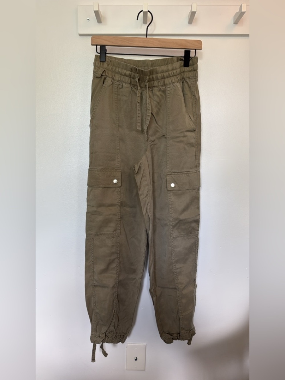 Athleta Olive Green Cargo Pants - XS